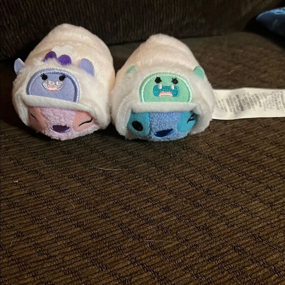 Disney Tsum Lilo & and Stitch Angel and stitch Yeti Christmas Advent Plush 3.5" - Picture 1 of 4